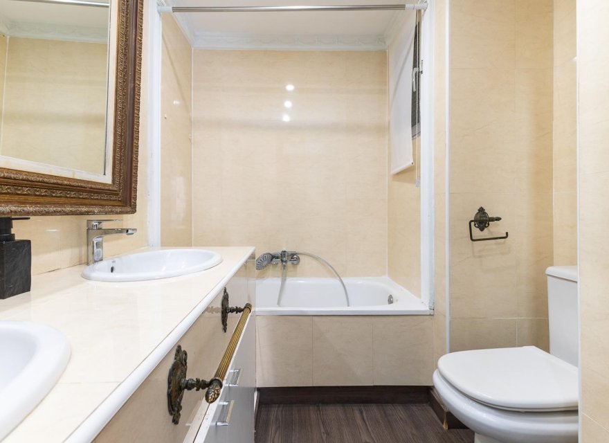 Resale - Apartment - Valencia - Quatre Carreres