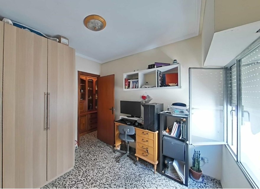 Resale - Apartment - Valencia - Torrefiel