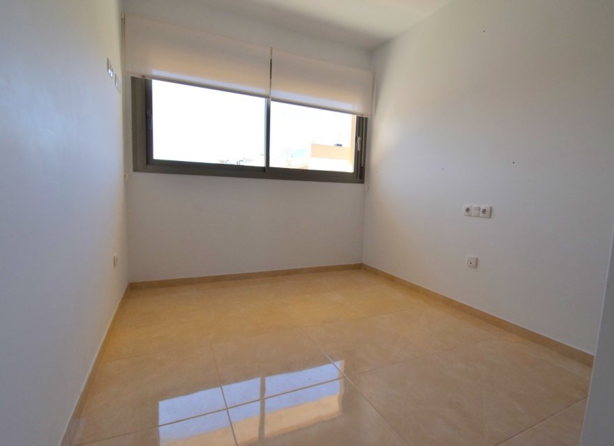 Resale - Apartment - Villamartin