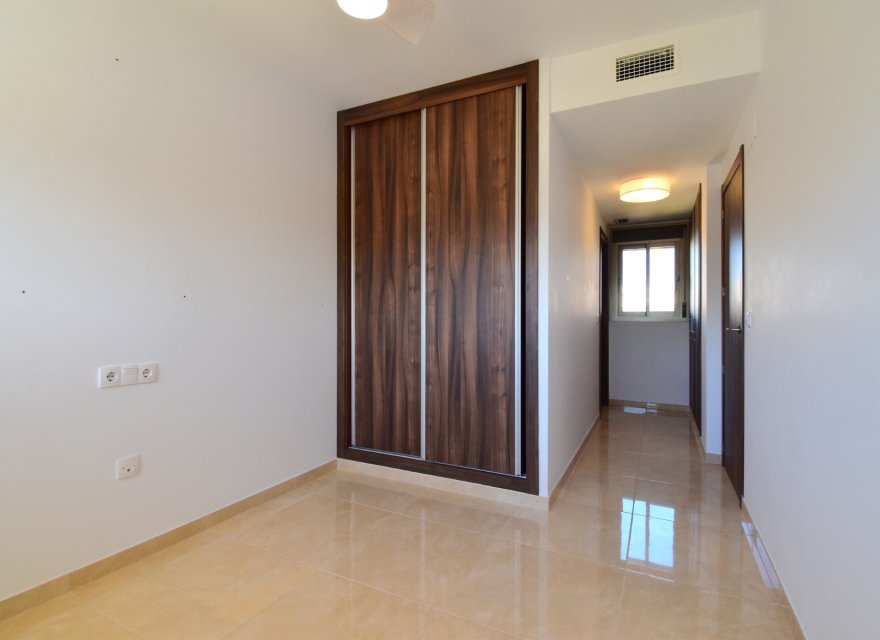 Resale - Apartment - Villamartin