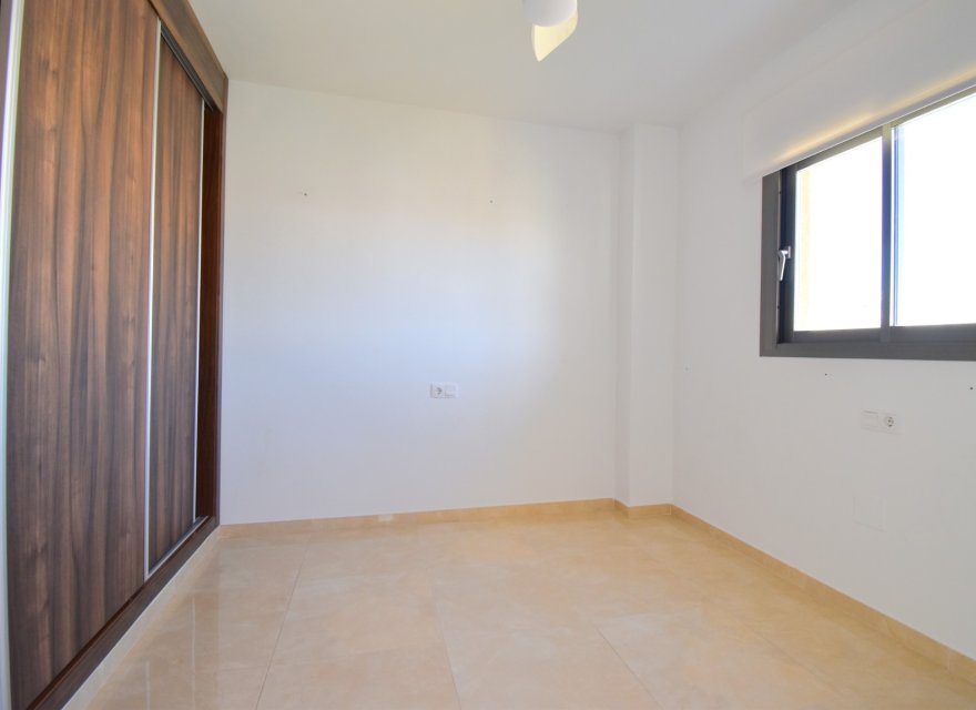 Resale - Apartment - Villamartin