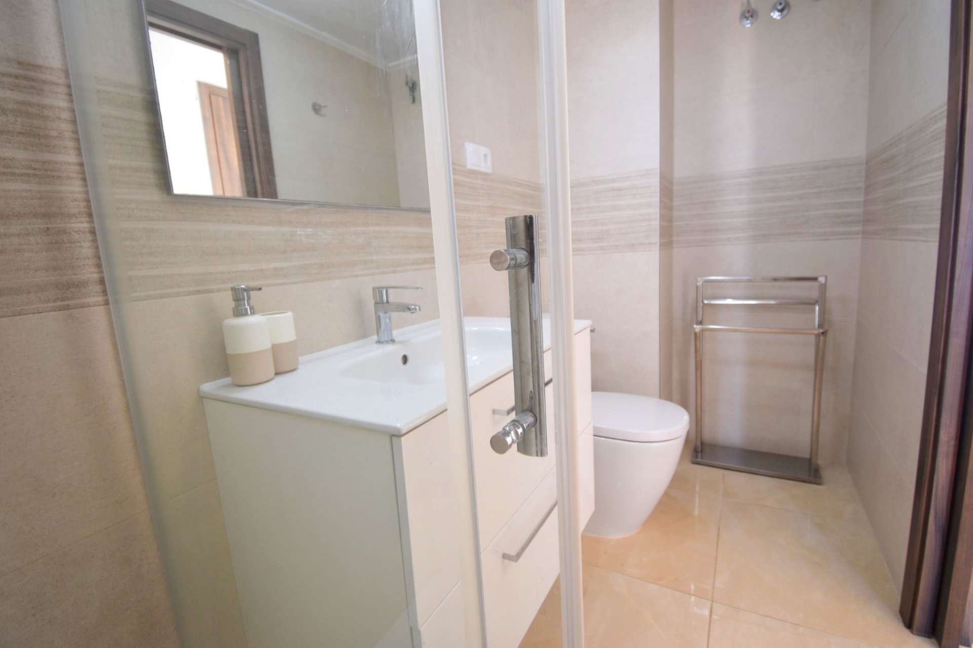 Resale - Apartment - Villamartin