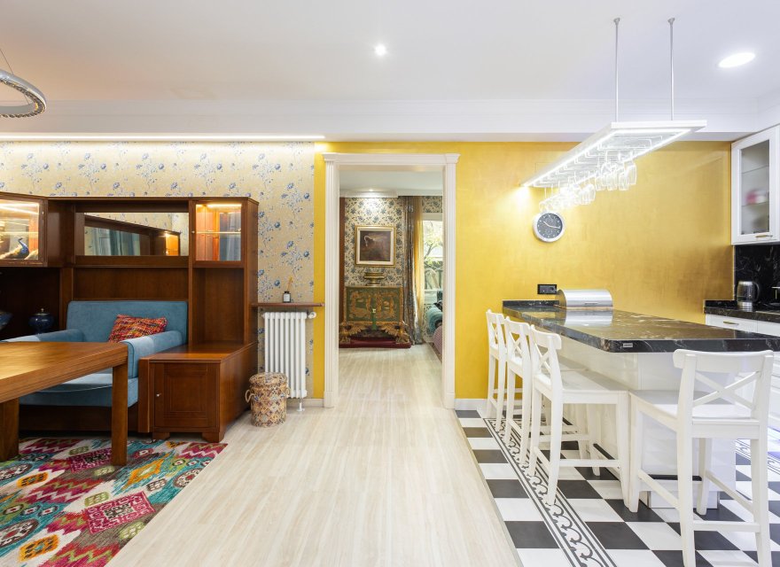 Resale - Apartment - Zona Alta