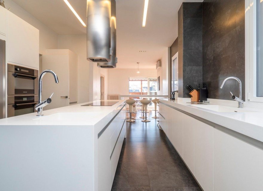 Resale - Apartment - Zona Alta