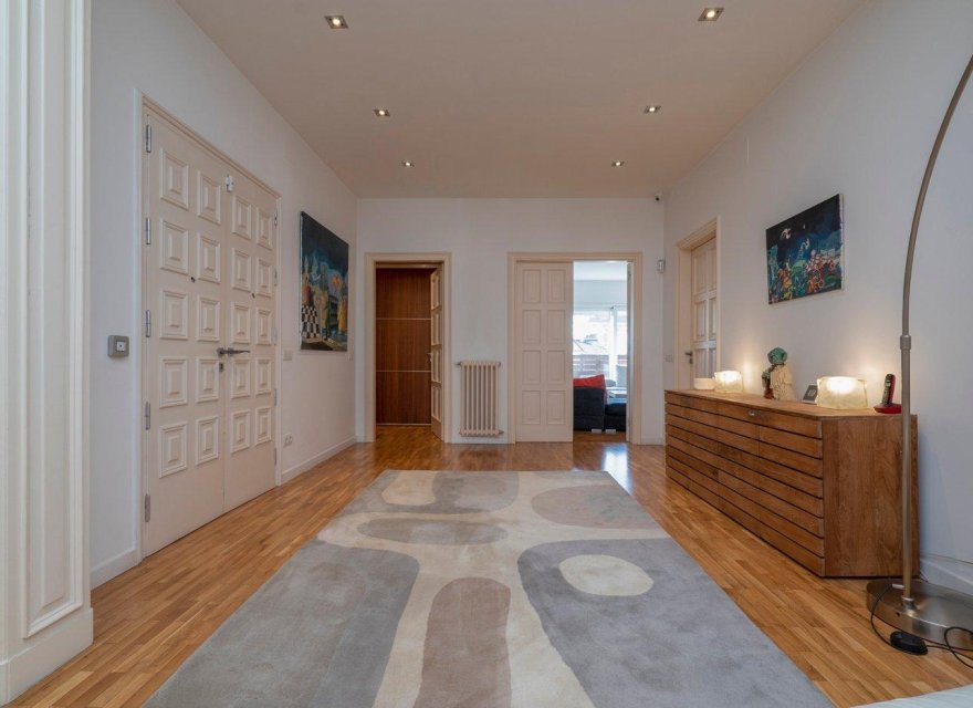 Resale - Apartment - Zona Alta