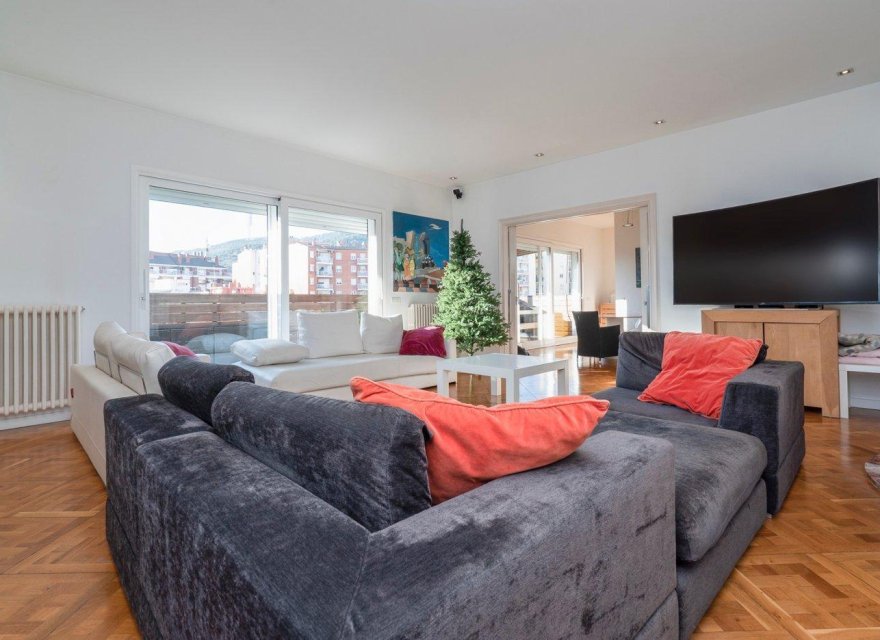 Resale - Apartment - Zona Alta