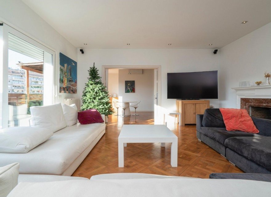 Resale - Apartment - Zona Alta