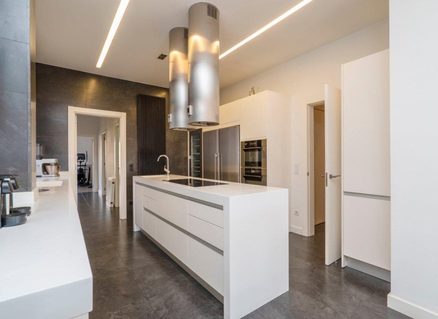 Resale - Apartment - Zona Alta