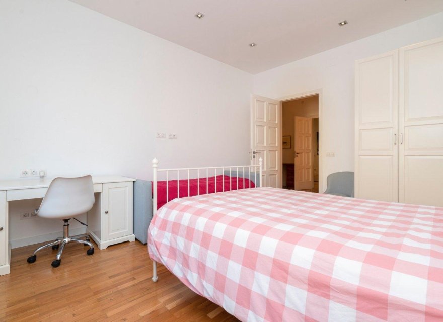 Resale - Apartment - Zona Alta