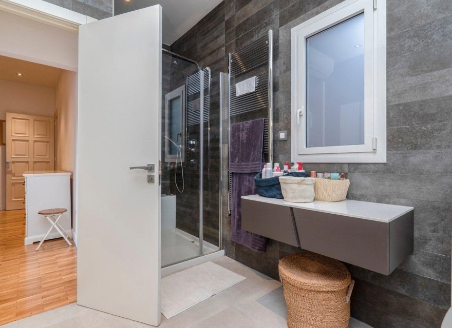 Resale - Apartment - Zona Alta