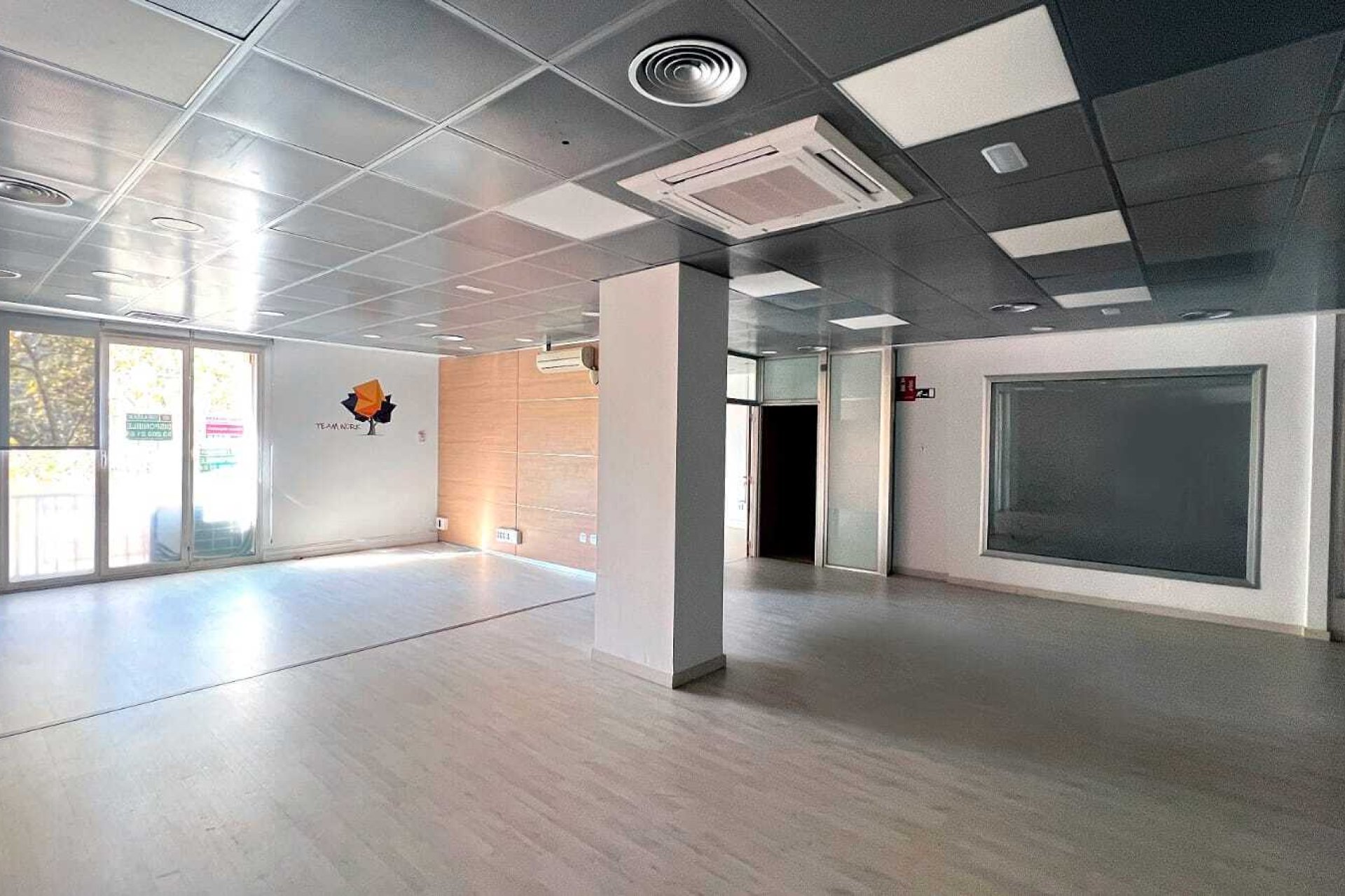 Resale - Commercial - Eixample