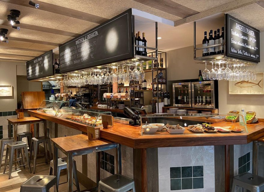 Resale - Commercial - Gracia