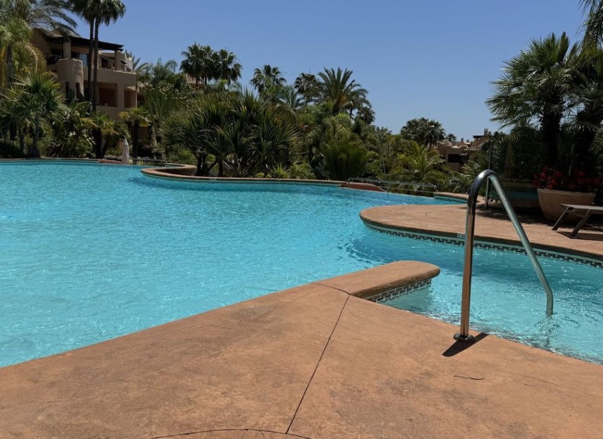 Resale - Commercial - Marbella - Costa del Sol