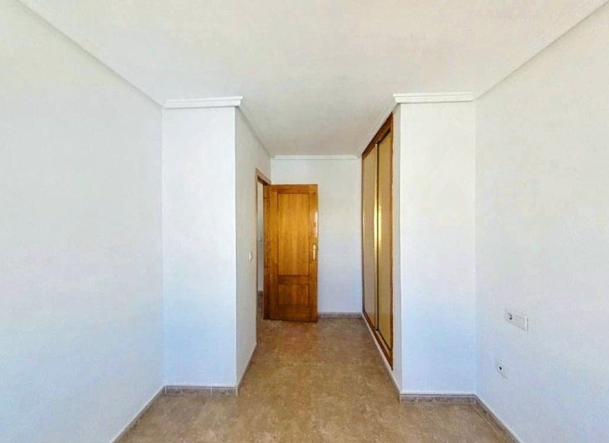 Resale - Commercial - Torrevieja