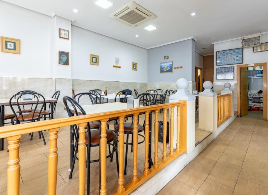 Resale - Commercial - Valencia - Benimamet