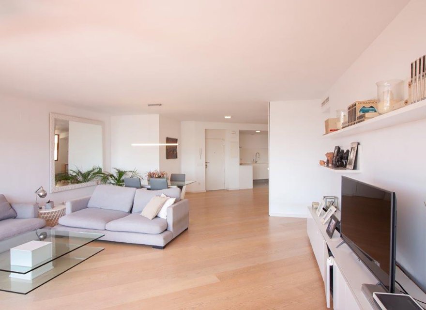 Resale - Commercial - Valencia - Exposició