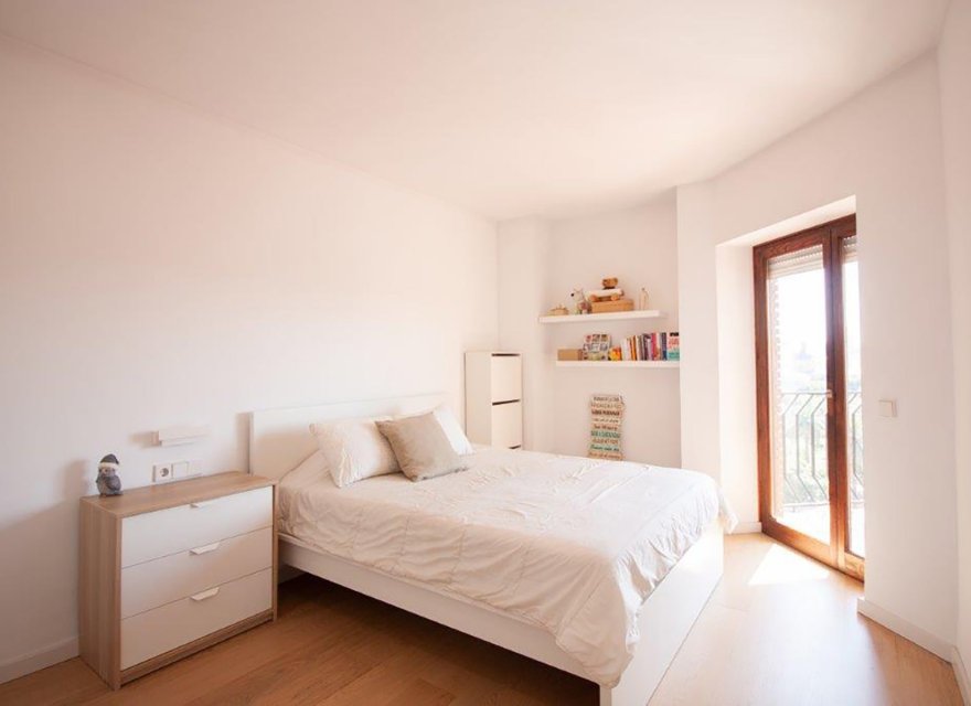 Resale - Commercial - Valencia - Exposició