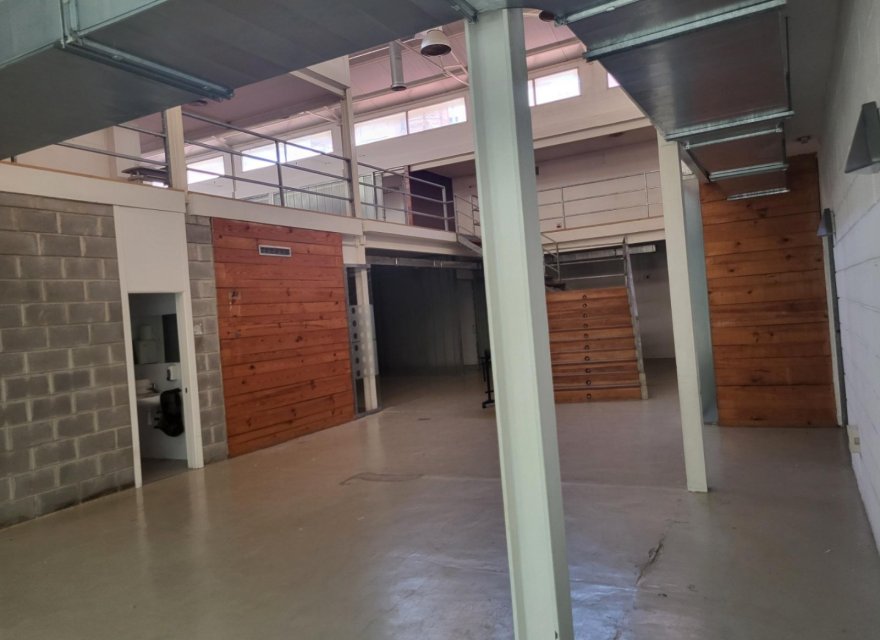 Resale - Commercial - Valencia