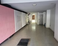 Resale - Commercial - Valencia