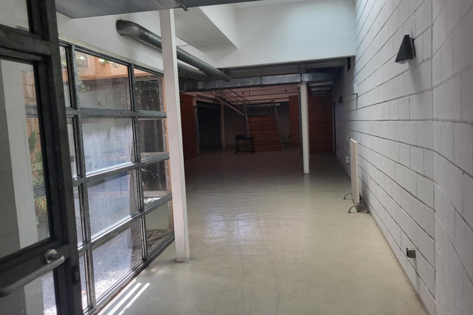 Resale - Commercial - Valencia