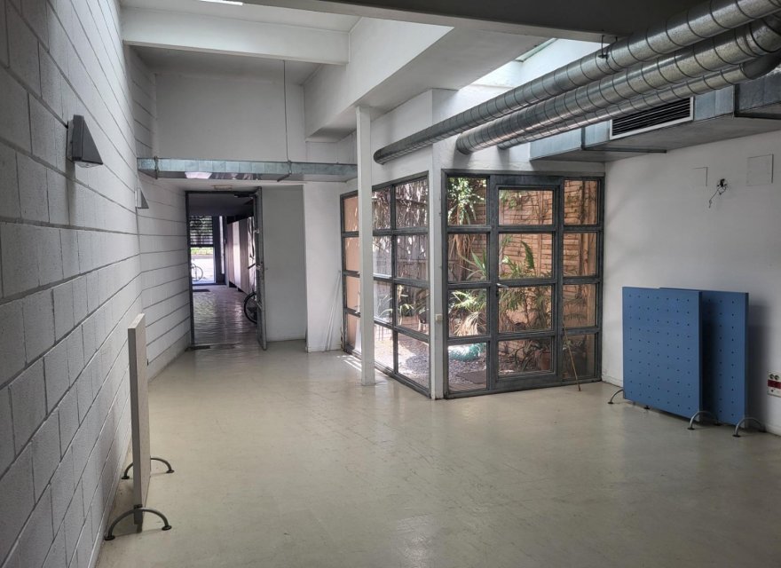 Resale - Commercial - Valencia