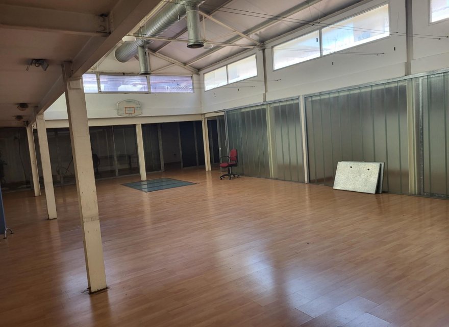 Resale - Commercial - Valencia