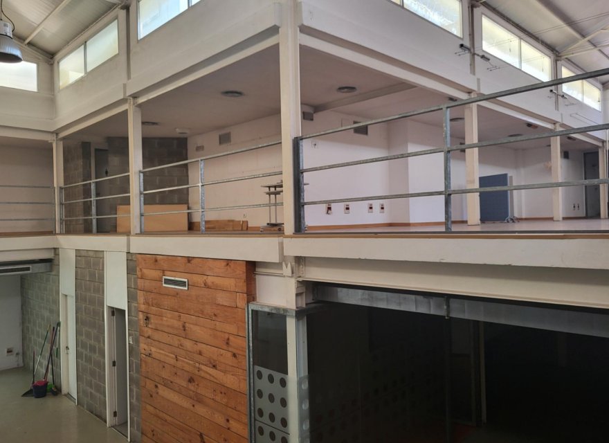 Resale - Commercial - Valencia