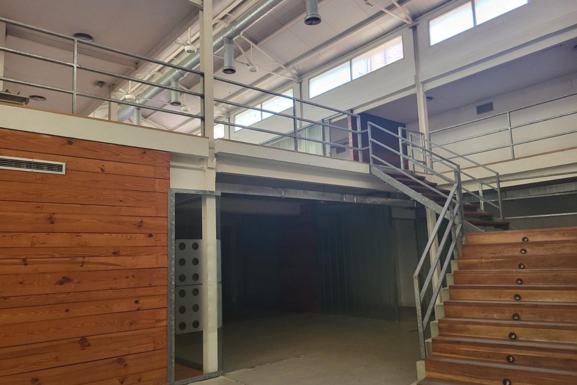 Resale - Commercial - Valencia