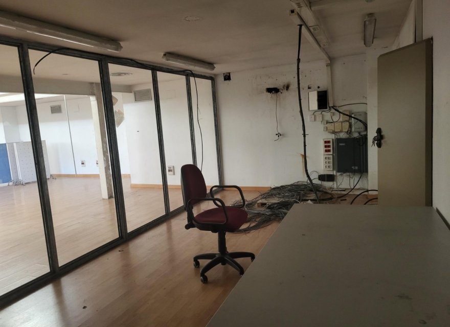 Resale - Commercial - Valencia