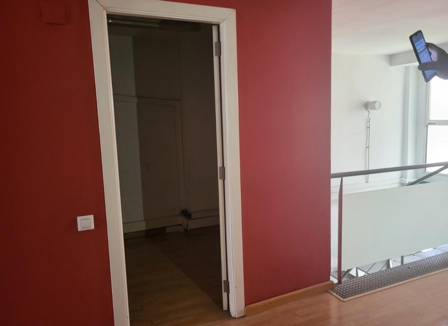 Resale - Commercial - Valencia