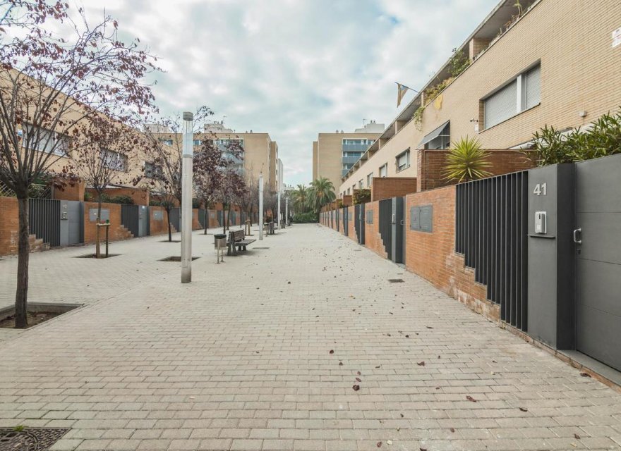 Resale - Duplex - Diagonal Mar