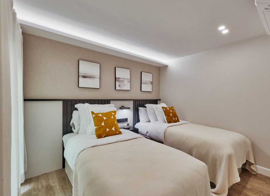 Resale - Duplex - Madrid