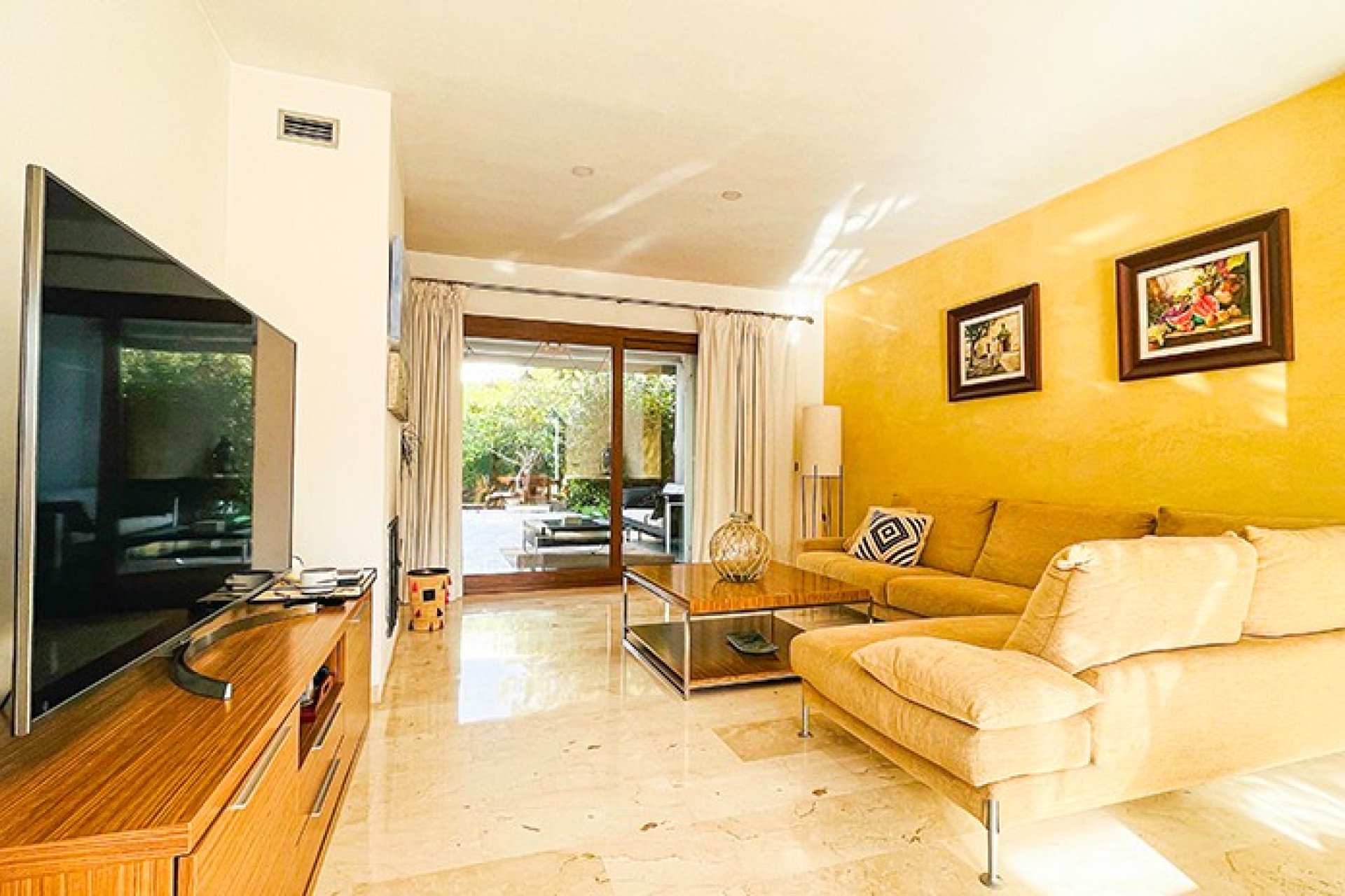 Resale - Duplex - Son Veri Nou