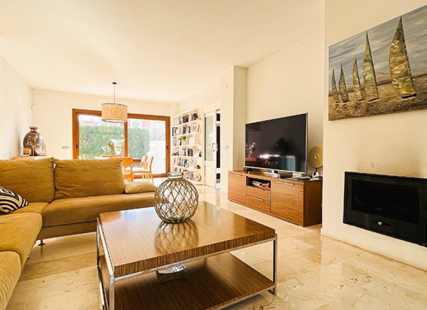 Resale - Duplex - Son Veri Nou