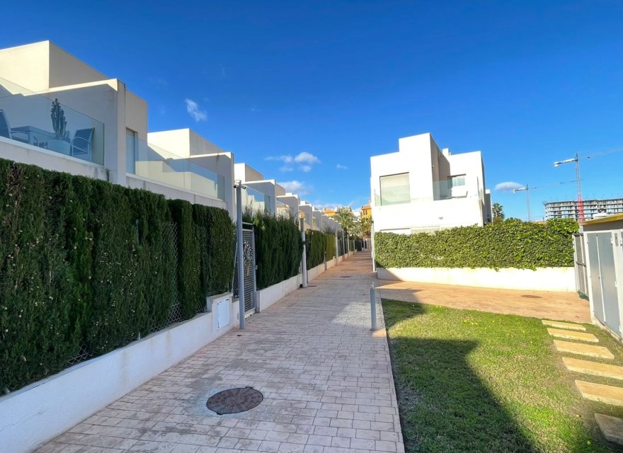 Resale - Duplex - Torrevieja - Punta Prima