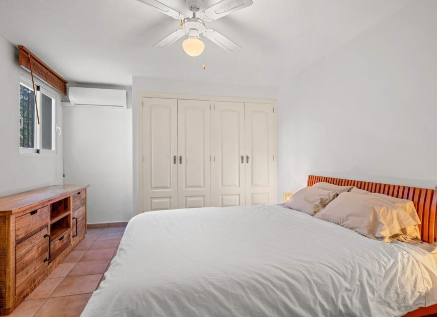 Resale - Land - Altea