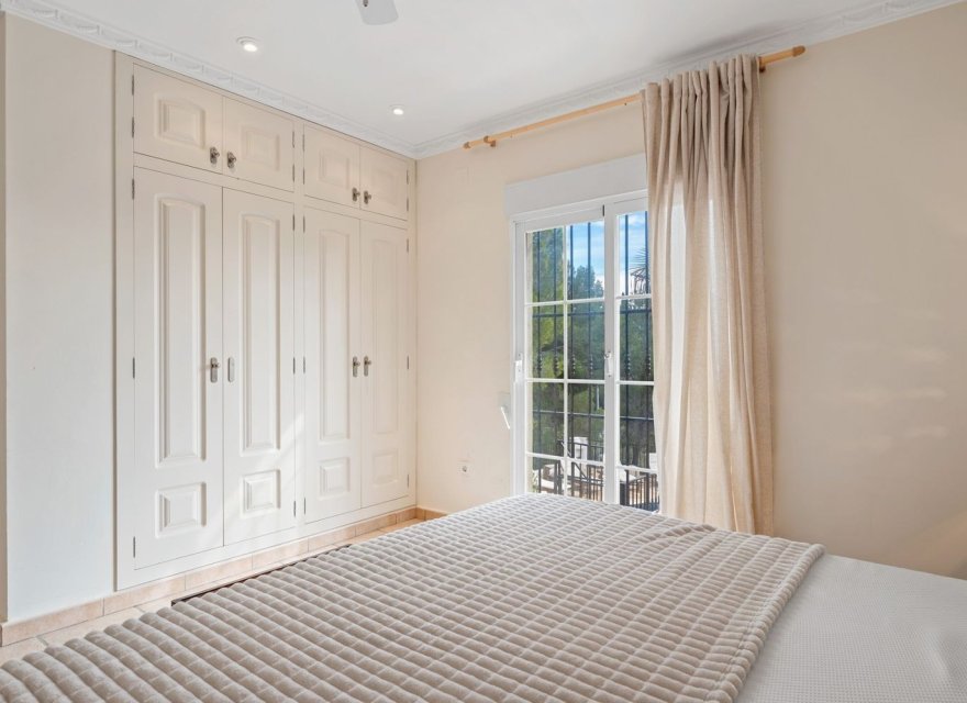 Resale - Land - Altea