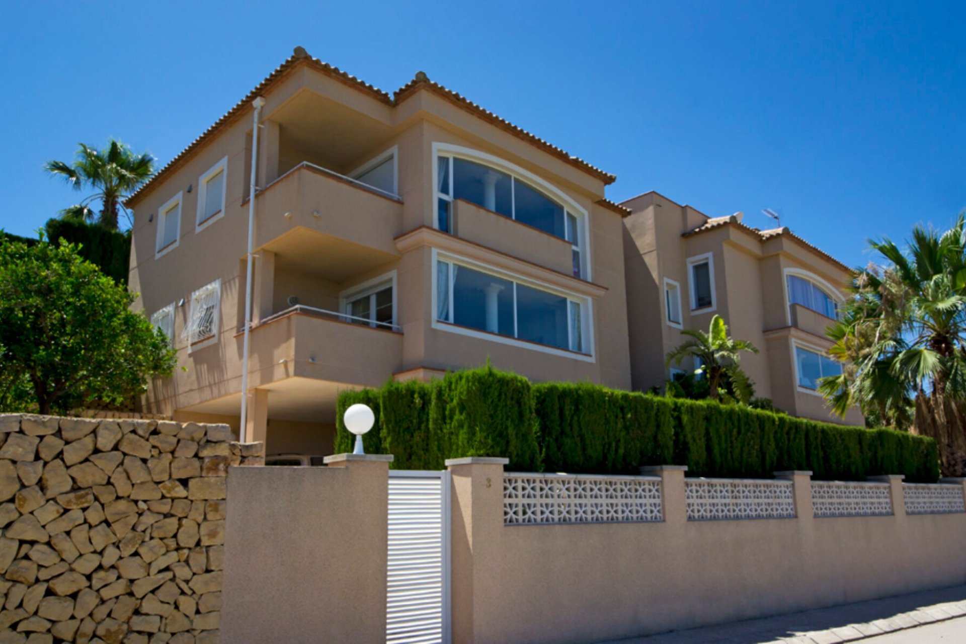 Resale - Villa - Albir  - Alfas del Pí