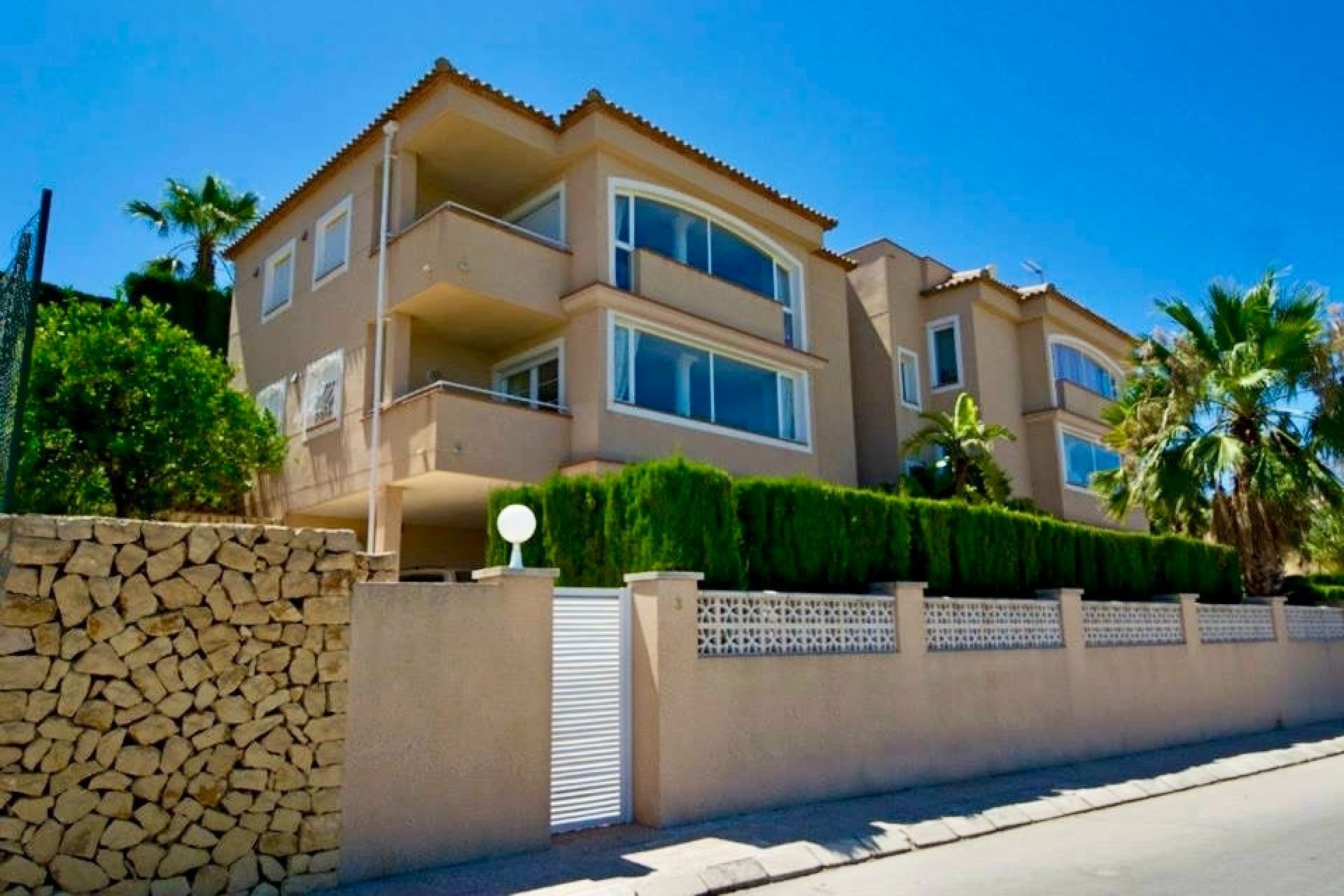 Resale - Villa - Albir  - Alfas del Pí