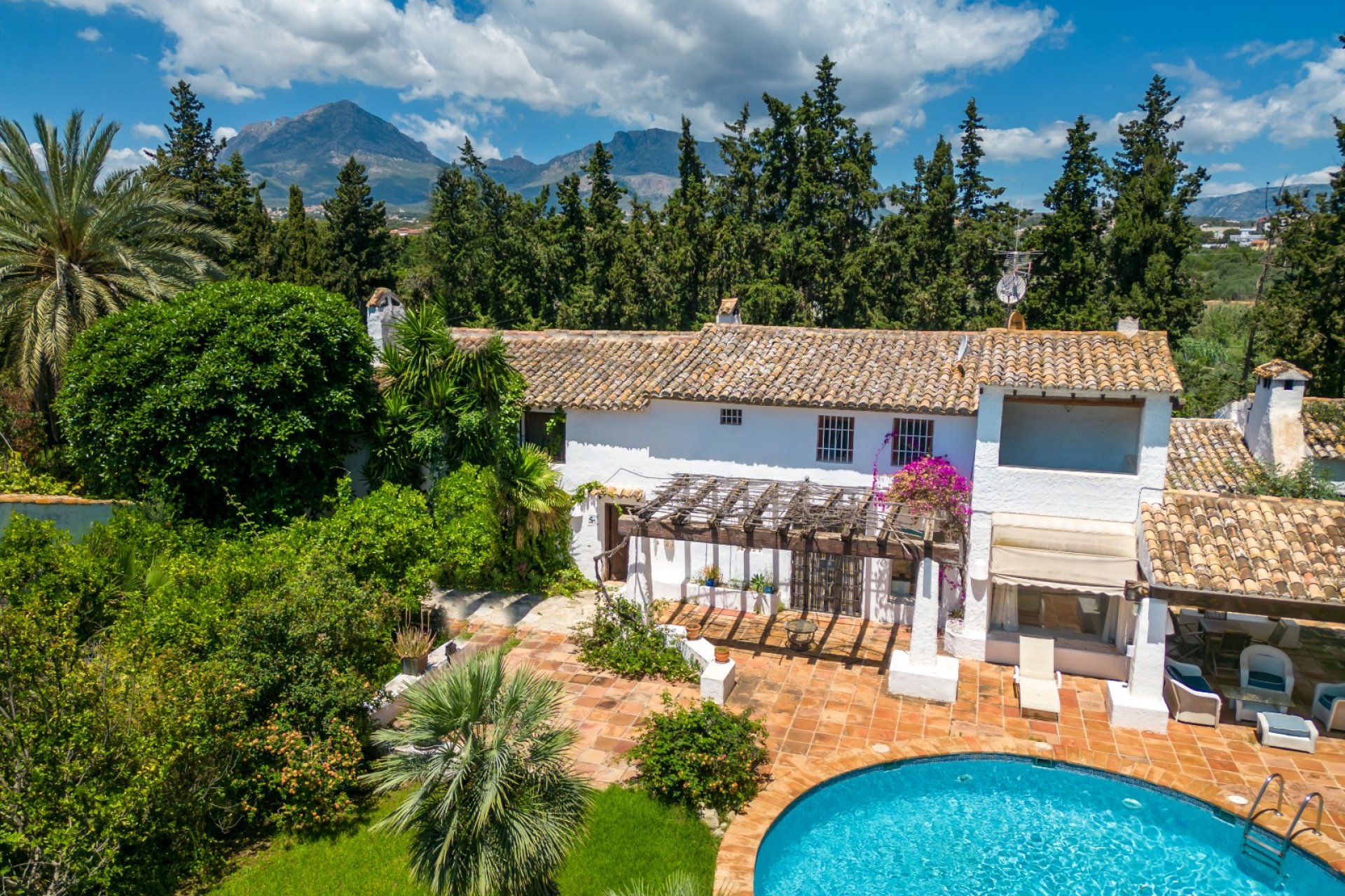 Resale - Villa - Albir  - Alfas del Pí