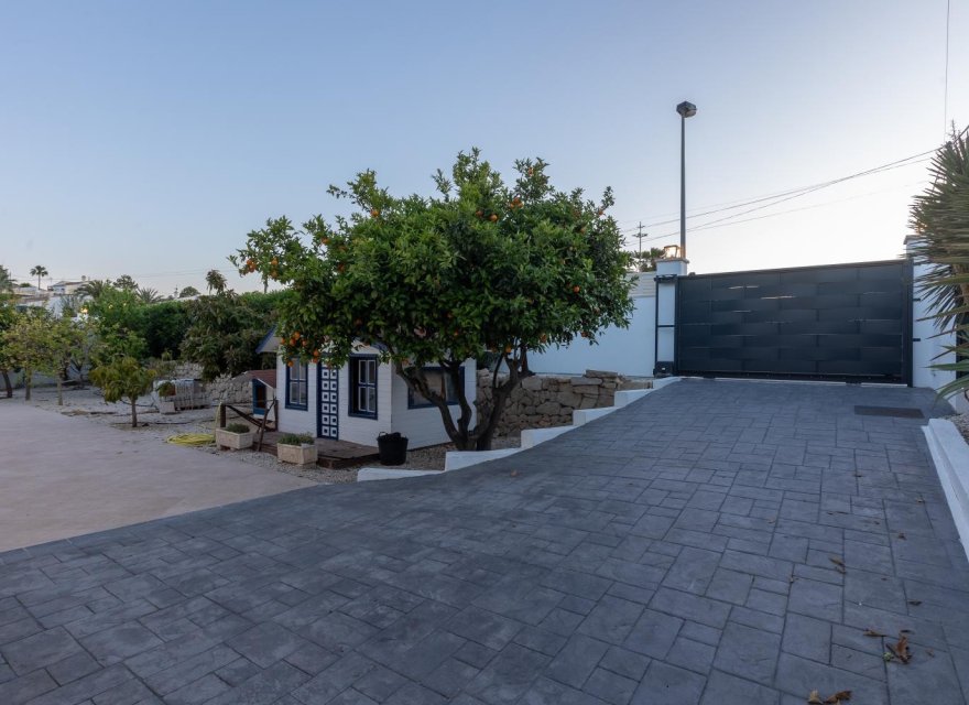 Resale - Villa - Albir  - Alfas del Pí