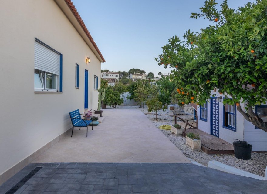 Resale - Villa - Albir  - Alfas del Pí