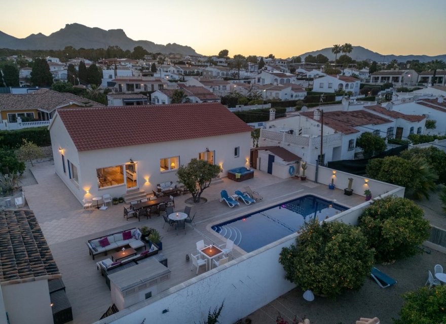 Resale - Villa - Albir  - Alfas del Pí