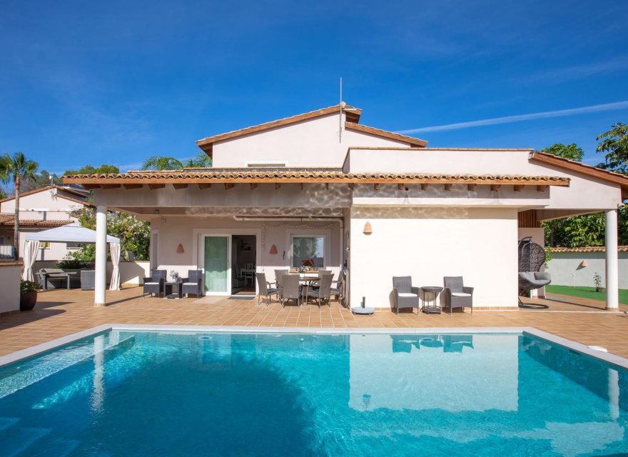 Resale - Villa - Albir  - Alfas del Pí