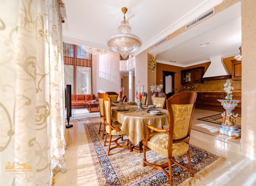 Resale - Villa - Altea