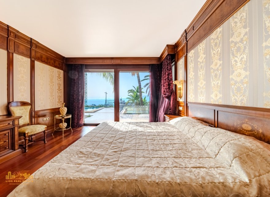 Resale - Villa - Altea