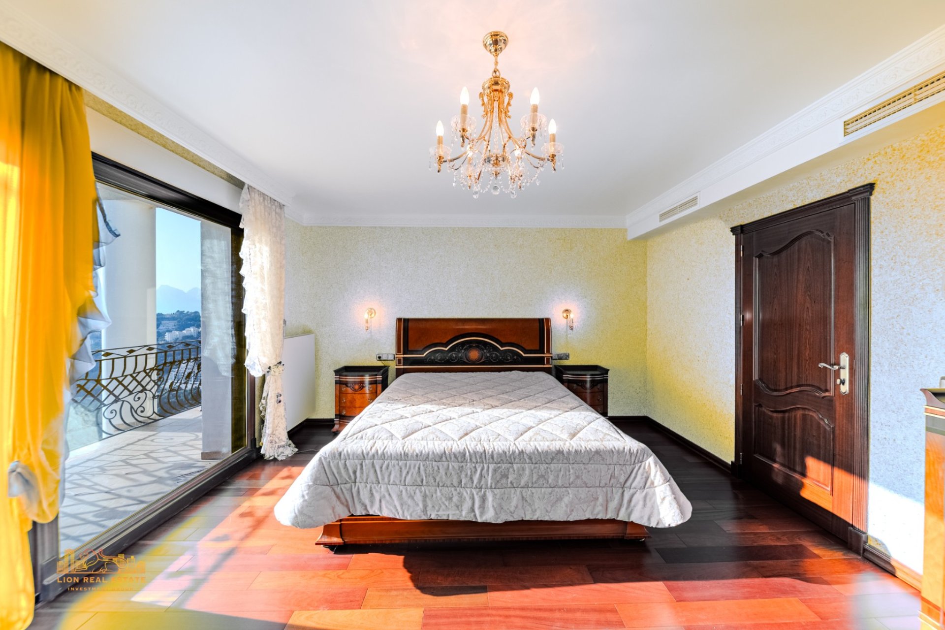 Resale - Villa - Altea