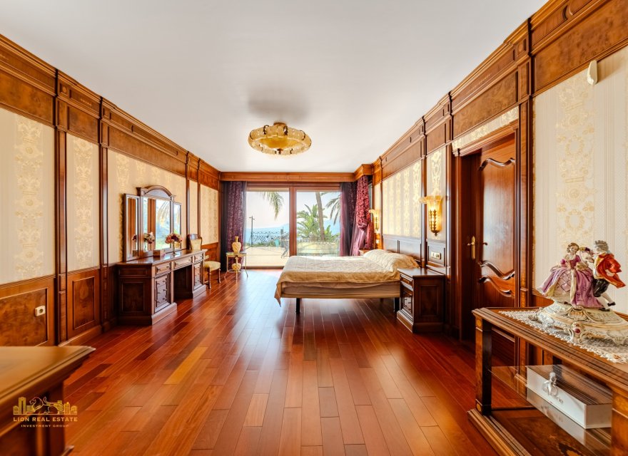 Resale - Villa - Altea