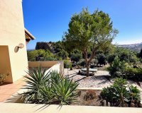 Resale - Villa - Altea