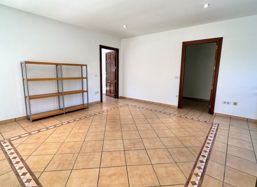 Resale - Villa - Altea